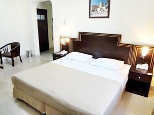 מוסקט Dolphin Hotel מראה חיצוני תמונה