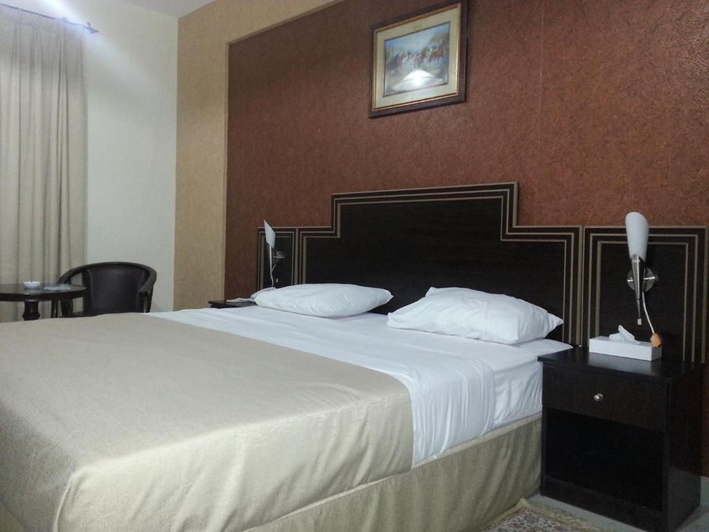 מוסקט Dolphin Hotel מראה חיצוני תמונה